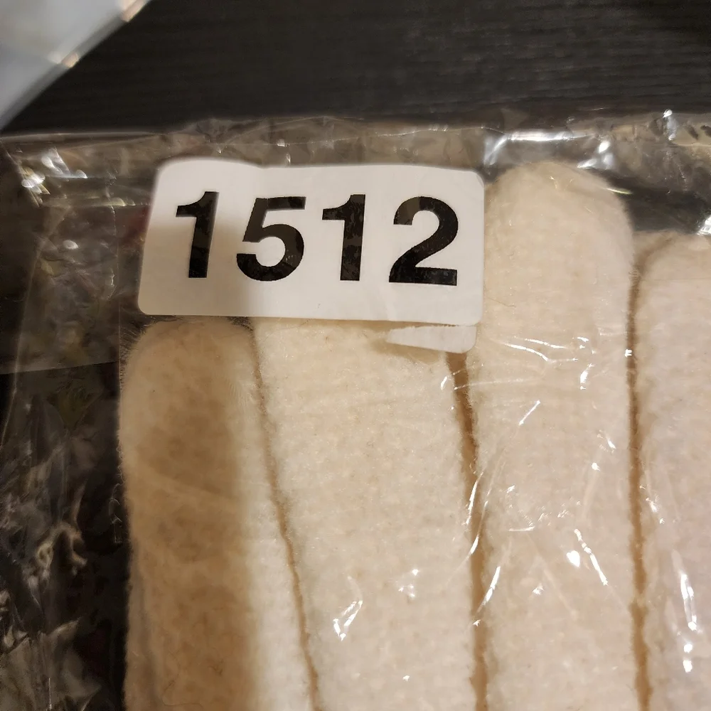 KAYSER Cream Fits All Knit Winter Gloves New With Tags